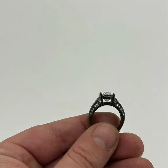 Sterling Silver Cubic Zirconia Ring Size 7 Round Brilliant Side Stones Unique - Picture 6 of 6